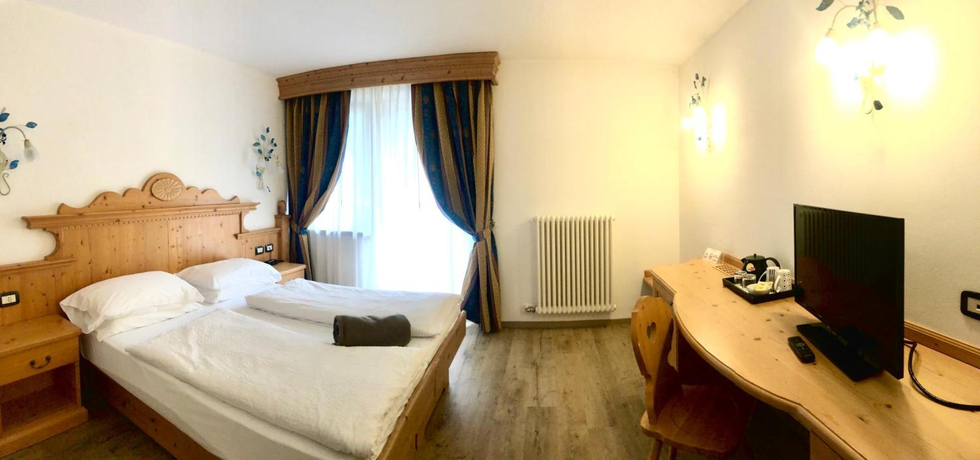 Domina Parco Dello Stelvio Hotel Cogolo Room photo