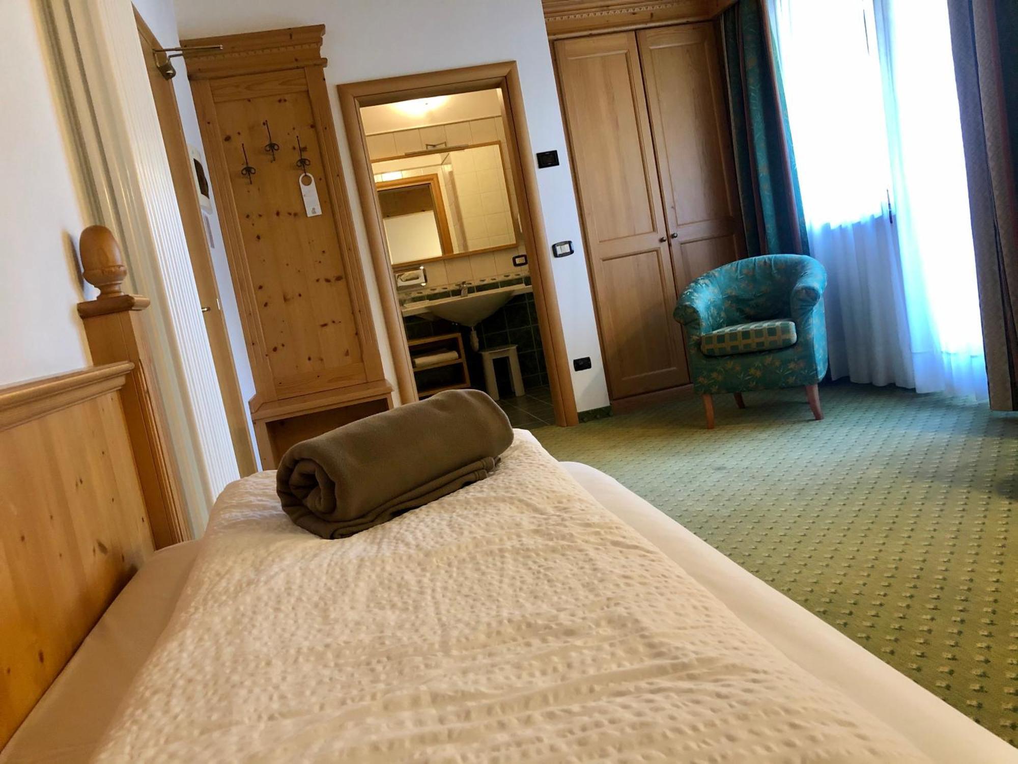 Domina Parco Dello Stelvio Hotel Cogolo Room photo