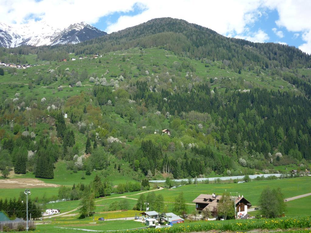 Domina Parco Dello Stelvio Hotel Cogolo Exterior photo