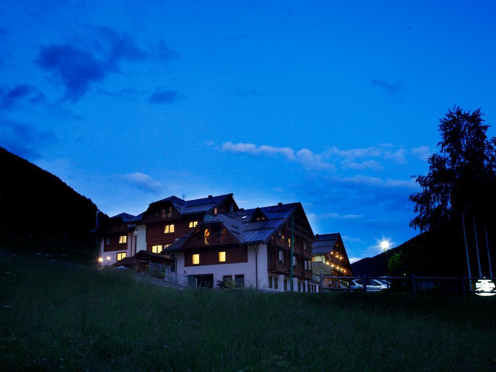 Domina Parco Dello Stelvio Hotel Cogolo Exterior photo