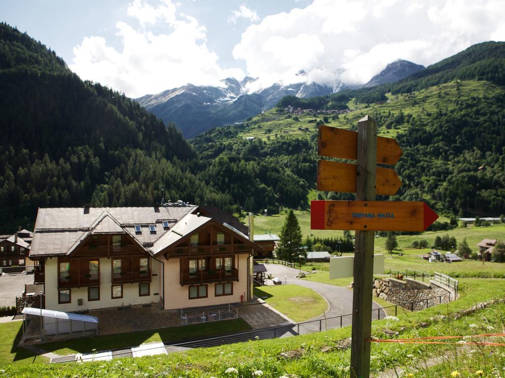 Domina Parco Dello Stelvio Hotel Cogolo Exterior photo